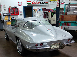 1963SplitWindowCorvette2_s.jpg