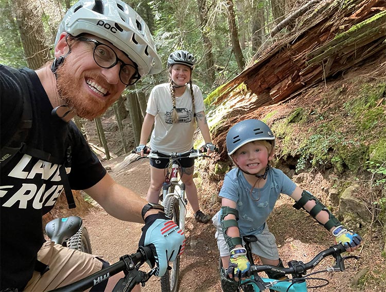 WillDunfordFamilyPic2026_s.jpg WillDunfordFamilyPic2026_s.jpg